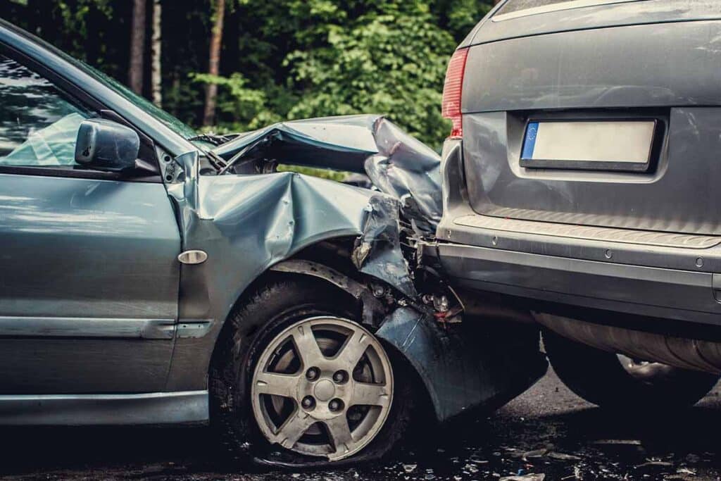 close up of two cars in fender bender to illustrate massachusetts dui dwi statistics